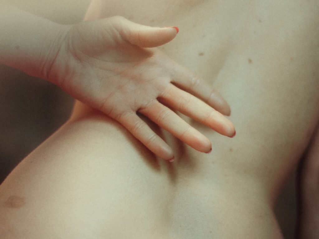 Tacto terapia sexologica sexologia erotica piel